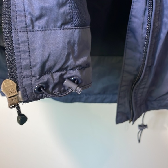 Vineyard Vines navy nylon blend vest w/ front pockets and drawstring hem. Sz xs - Picture 7 of 12